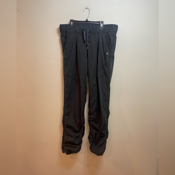 !!!SET!!!  Lululemon Dance Studio Set. Both size 8.  Fully lined - Picture 15 of 15